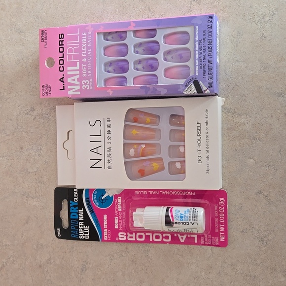 LA Colors Other - Nails & glue